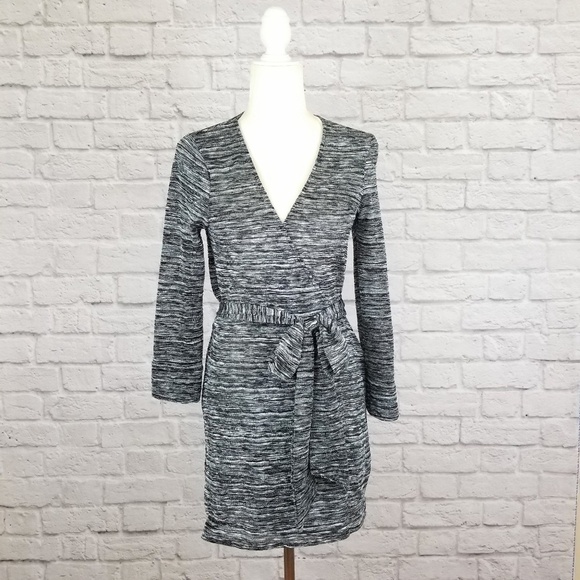 T-bags Los Angeles black white wrap long sleeve v neck sweater dress size XS - Picture 2 of 8